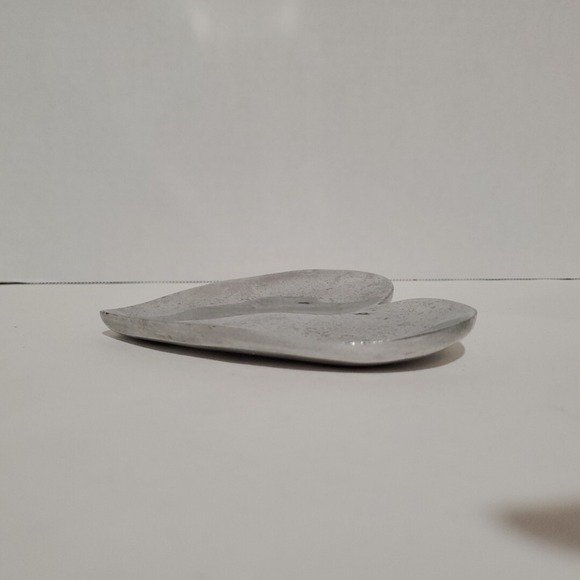 Pottery Barn Trinket Tray - Silver Tone Aluminum Heart India Ring Coin Dish - Picture 4 of 7